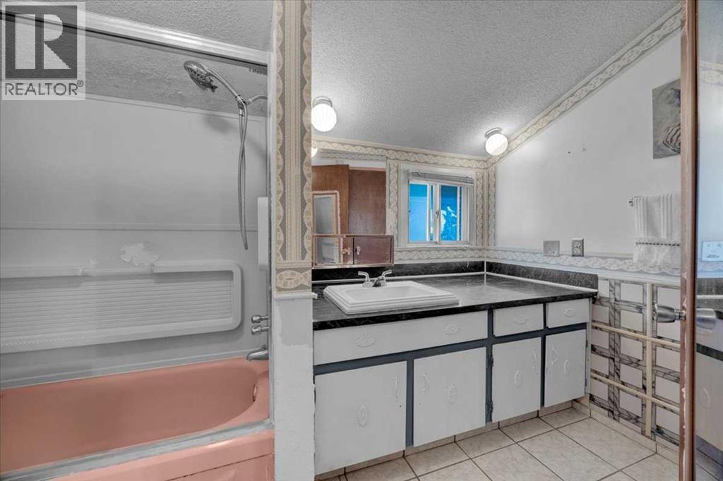 2025 40 Street SE, Calgary, Alberta  T2B 1B6 - Photo 24 - A2338170