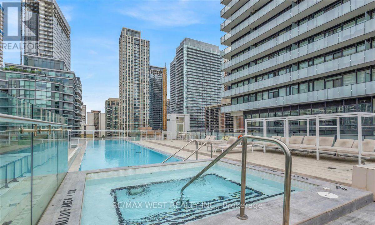 331 - 161 ROEHAMPTON AVENUE, Toronto, Ontario