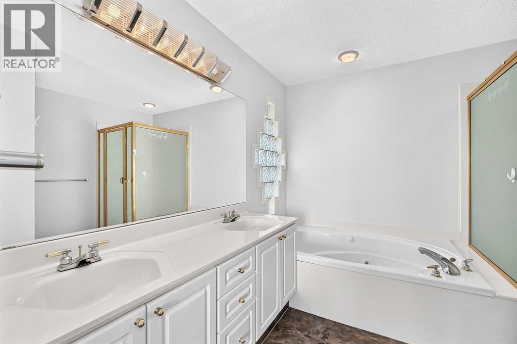 2917 Signal Hill Heights SW, Calgary, Alberta  T3H 2X4 - Photo 12 - A2338433