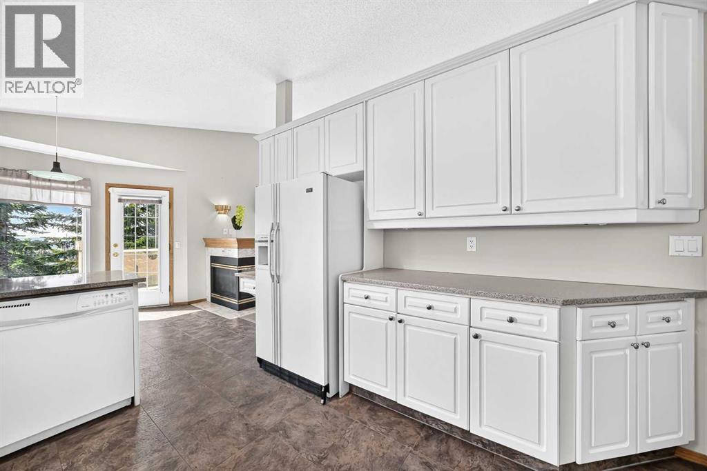 2917 Signal Hill Heights SW, Calgary, Alberta  T3H 2X4 - Photo 6 - A2338433