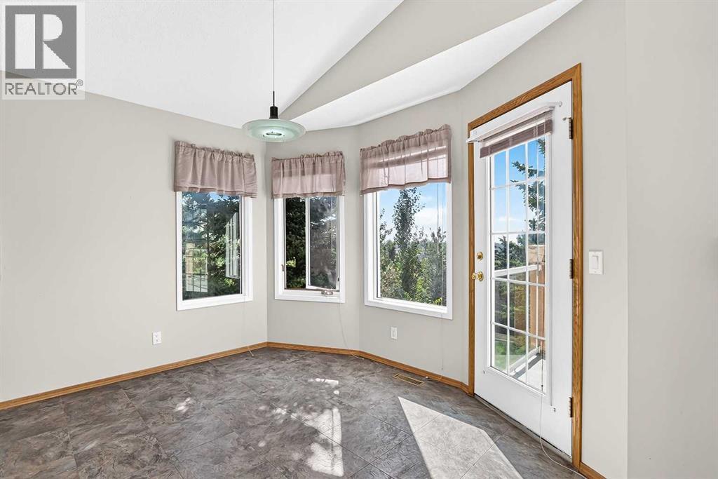2917 Signal Hill Heights SW, Calgary, Alberta  T3H 2X4 - Photo 9 - A2338433