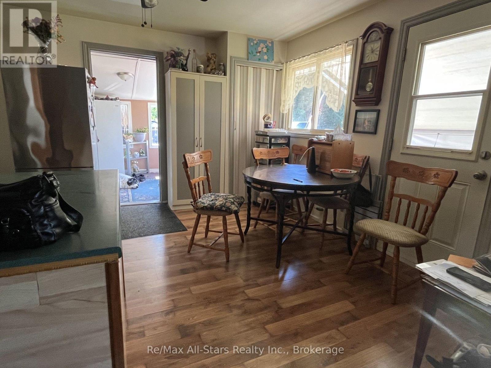 2 Alexander Avenue, Kawartha Lakes, Ontario  K0M 1L0 - Photo 11 - X13689088