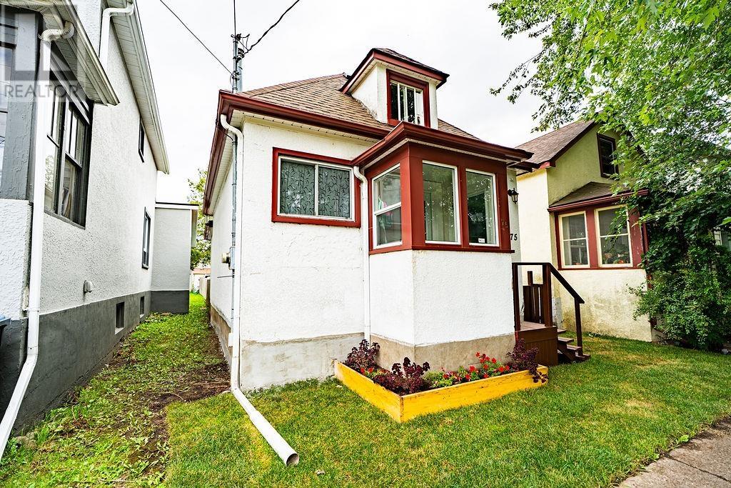 75 Ontario St, Thunder Bay, Ontario  P7B 3G1 - Photo 2 - TB2602397