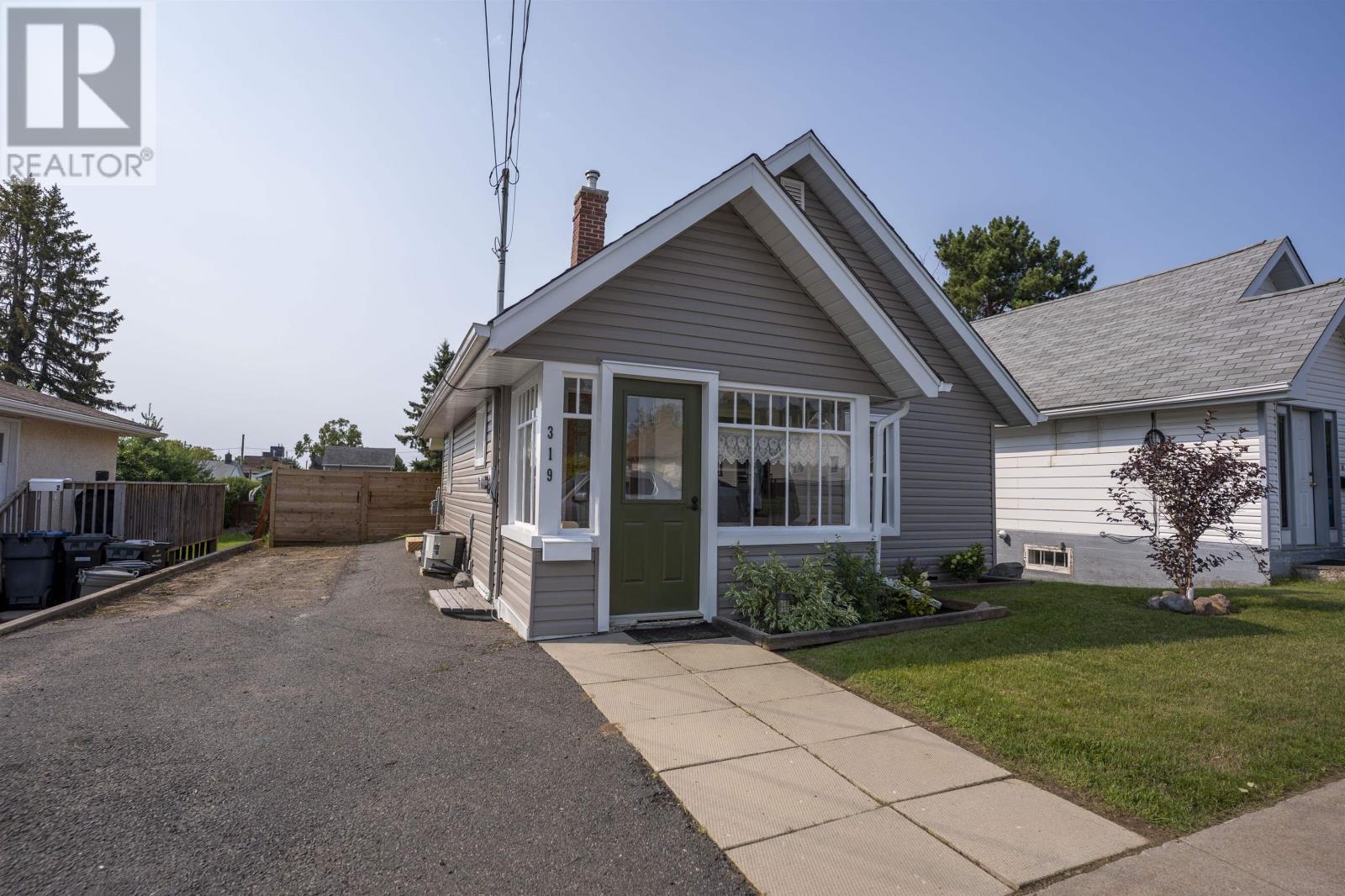 319 Lillian St, Thunder Bay, Ontario  P7A 1J1 - Photo 2 - TB2602398