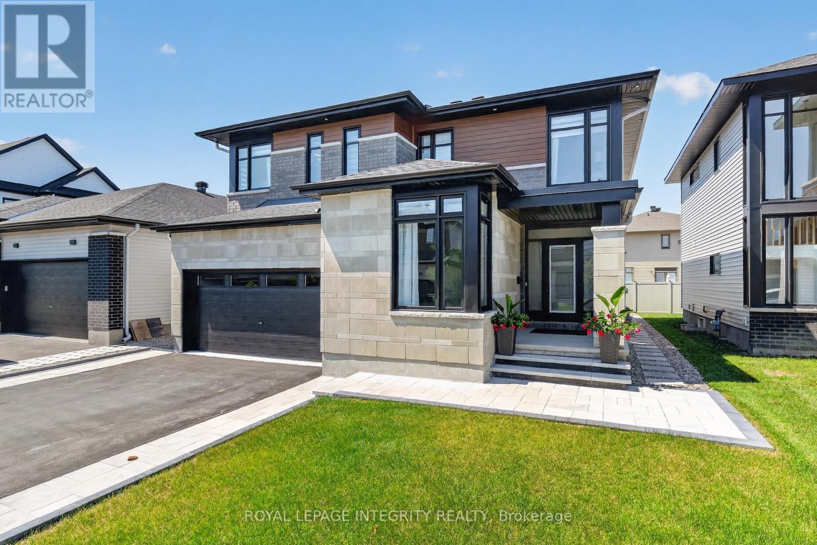 643 Gendarme Circle, Ottawa, Ontario K1W 0R5 - Photo 2 - X13688994