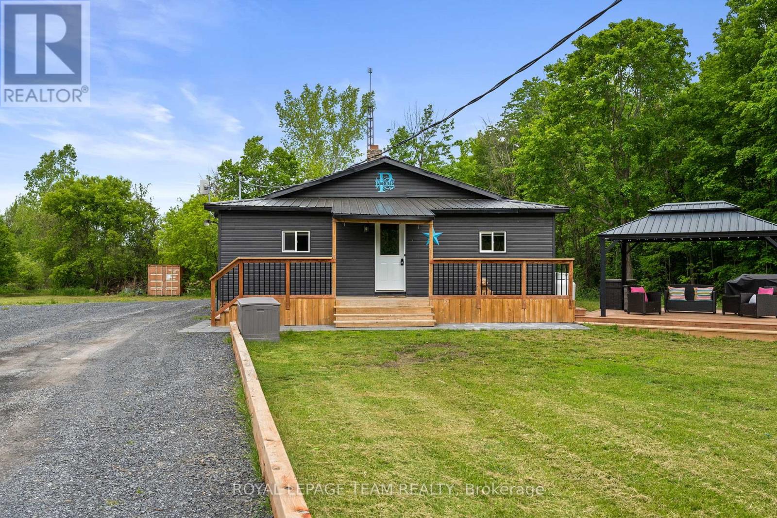 16509 Cedarvale Road, North Stormont, Ontario  K0C 1Y0 - Photo 2 - X13689080