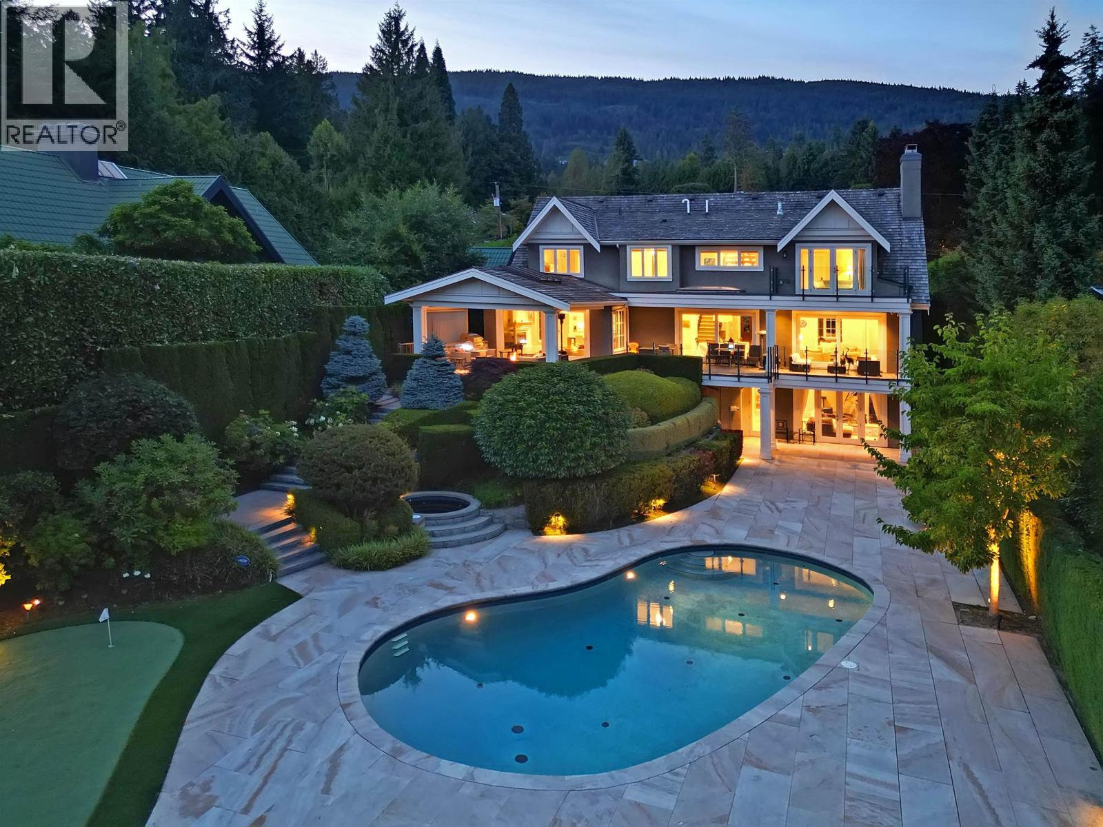 2920 Mathers Avenue, West Vancouver, British Columbia  V7V 2K1 - Photo 2 - R3156760