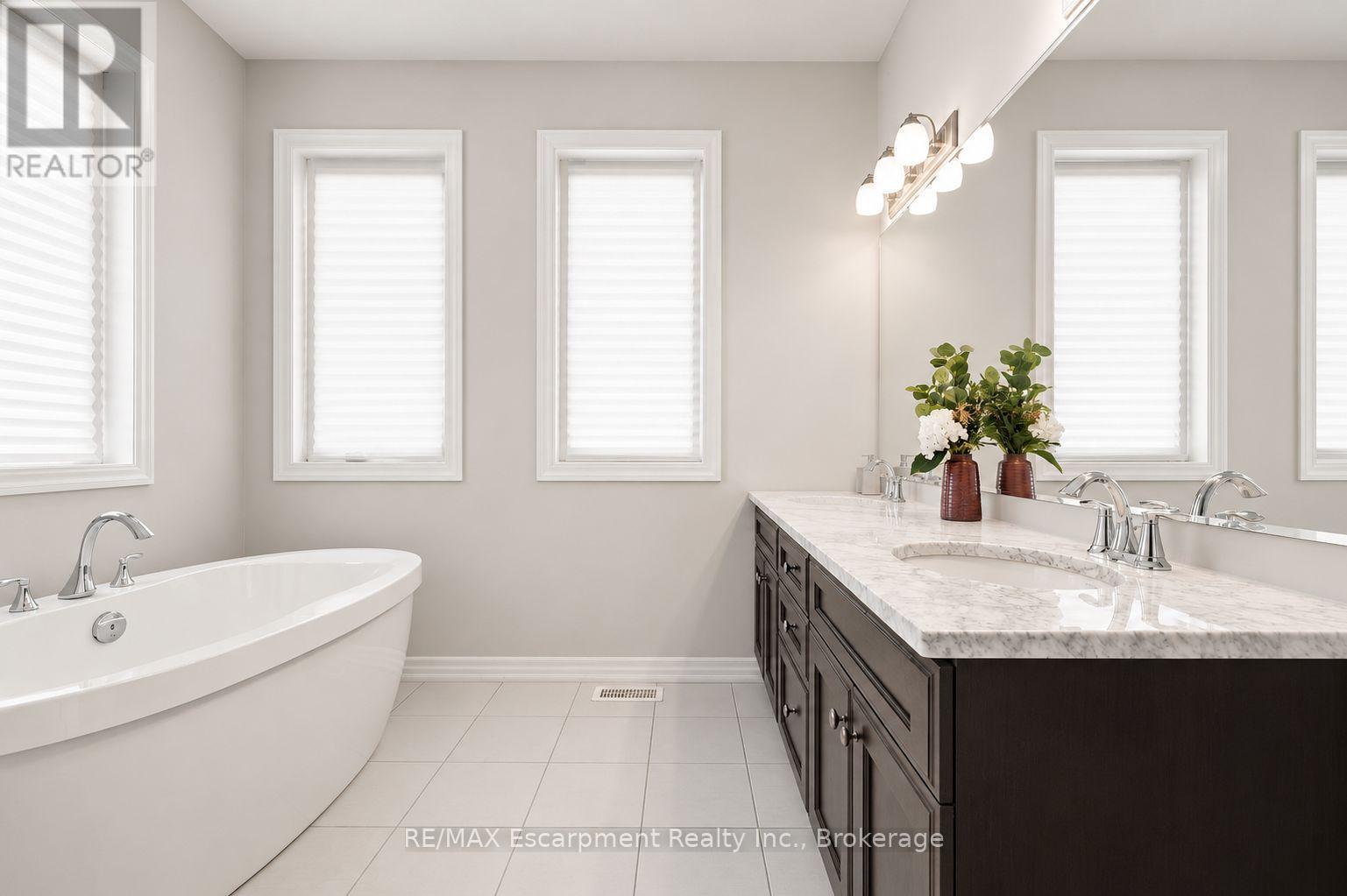 143 Threshing Mill Boulevard, Oakville, Ontario  L6H 0V5 - Photo 21 - W13689008