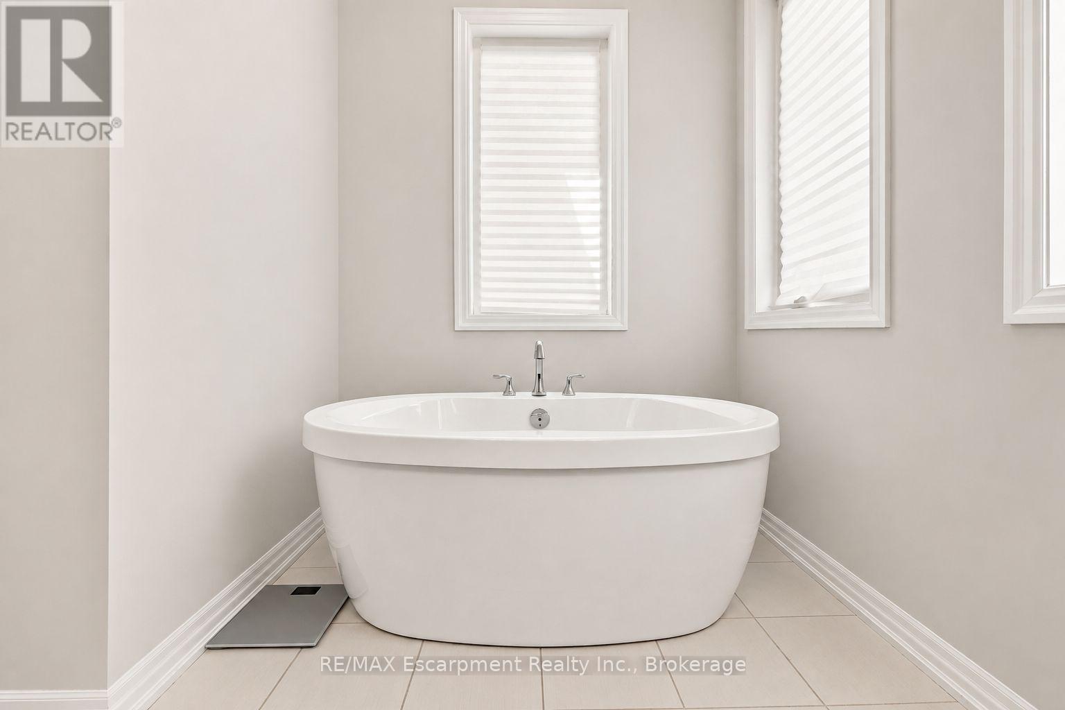 143 Threshing Mill Boulevard, Oakville, Ontario  L6H 0V5 - Photo 22 - W13689008