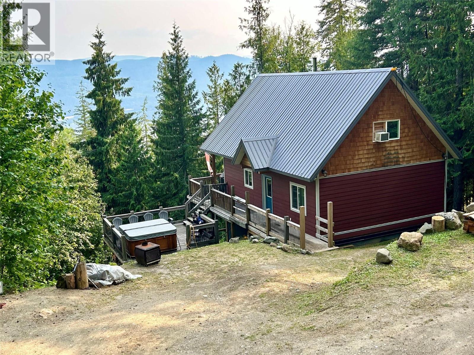 3000 Vickers Trail, Anglemont, British Columbia  V0E 1M8 - Photo 29 - 10398003