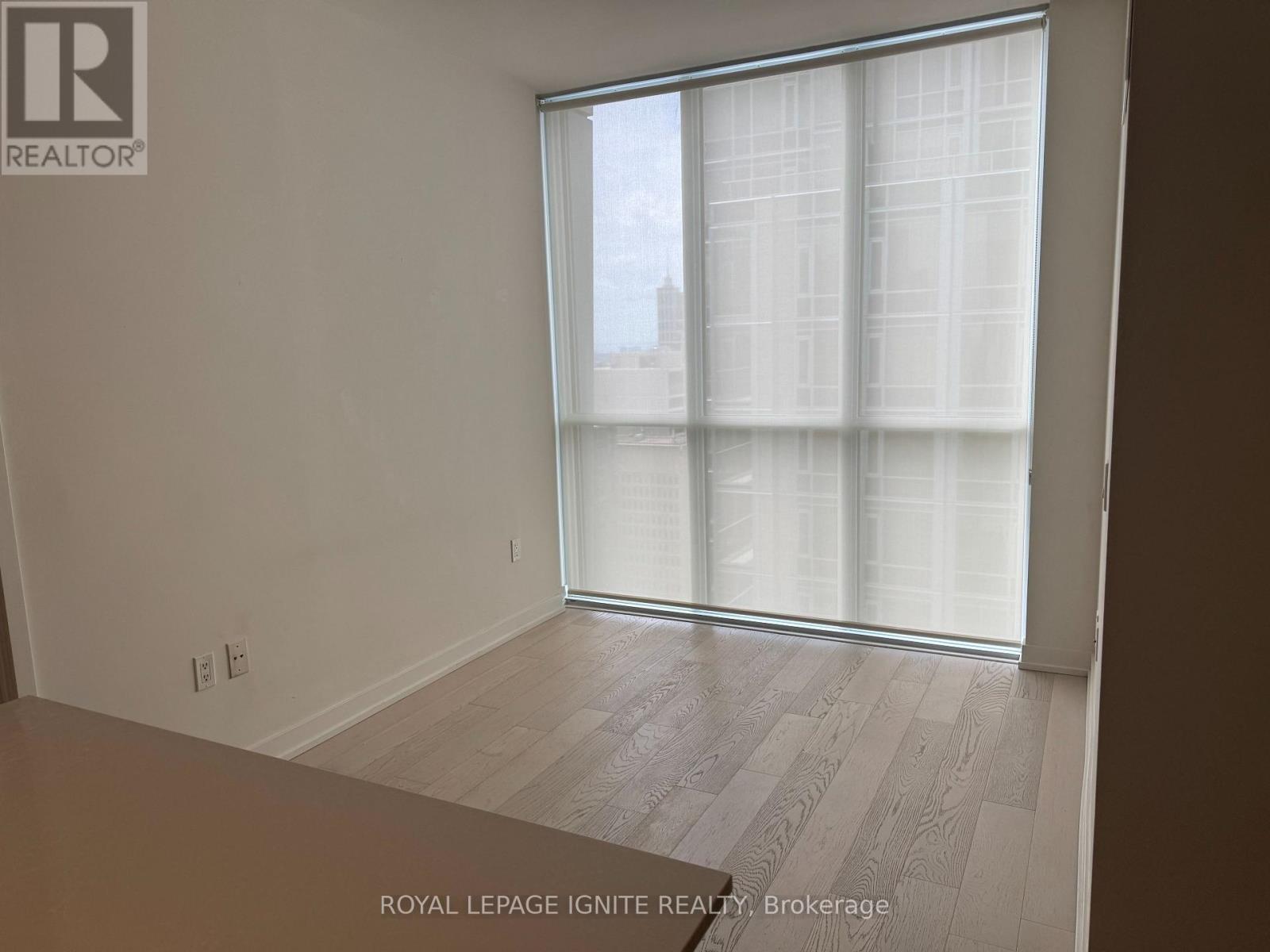 2402 - 1 Yorkville Avenue, Toronto, Ontario  M4W 0B1 - Photo 11 - C13689010