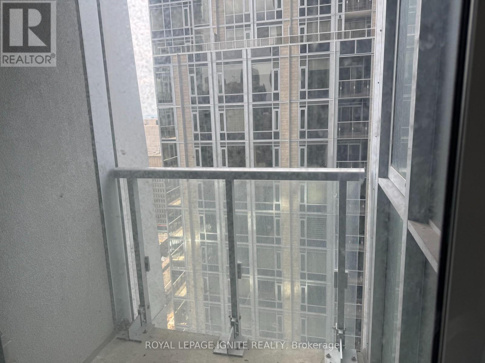 2402 - 1 Yorkville Avenue, Toronto, Ontario  M4W 0B1 - Photo 15 - C13689010