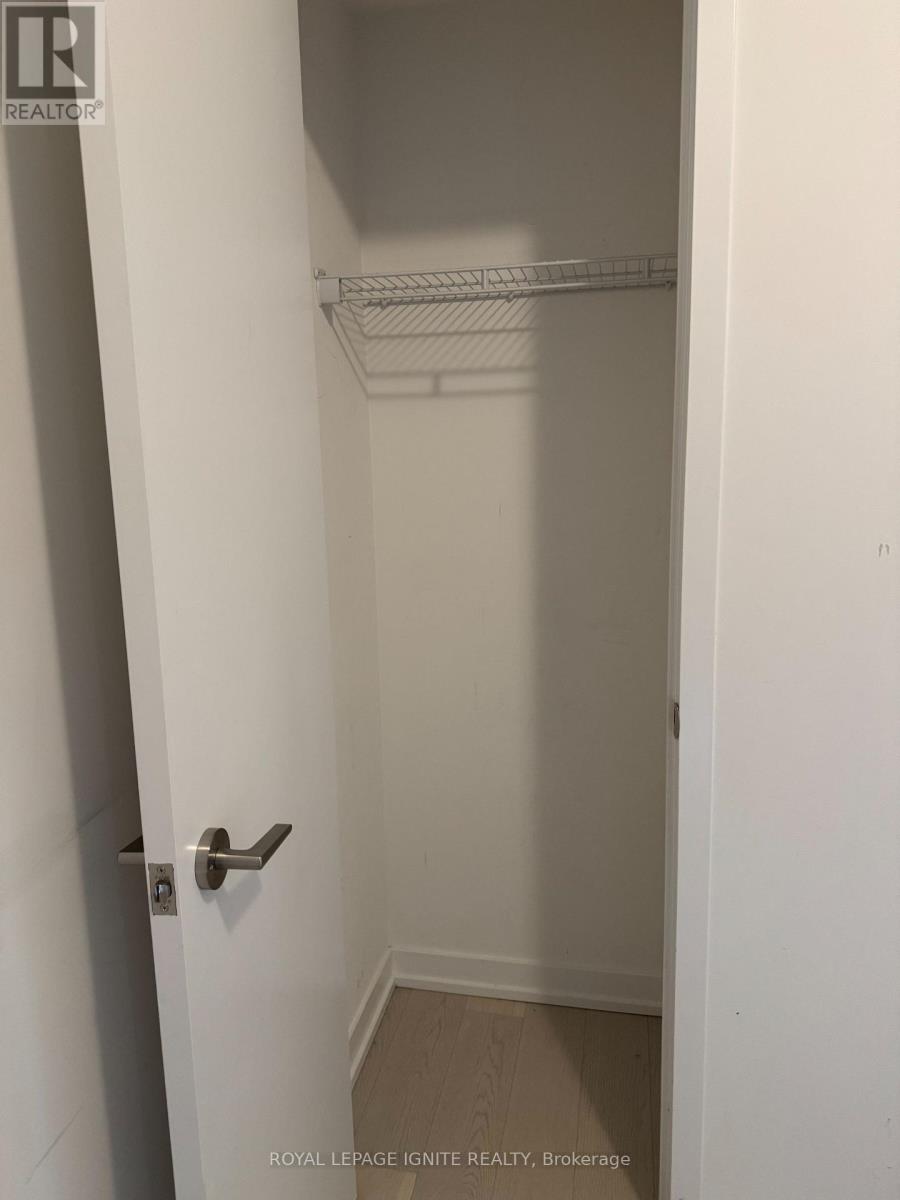 2402 - 1 Yorkville Avenue, Toronto, Ontario  M4W 0B1 - Photo 16 - C13689010