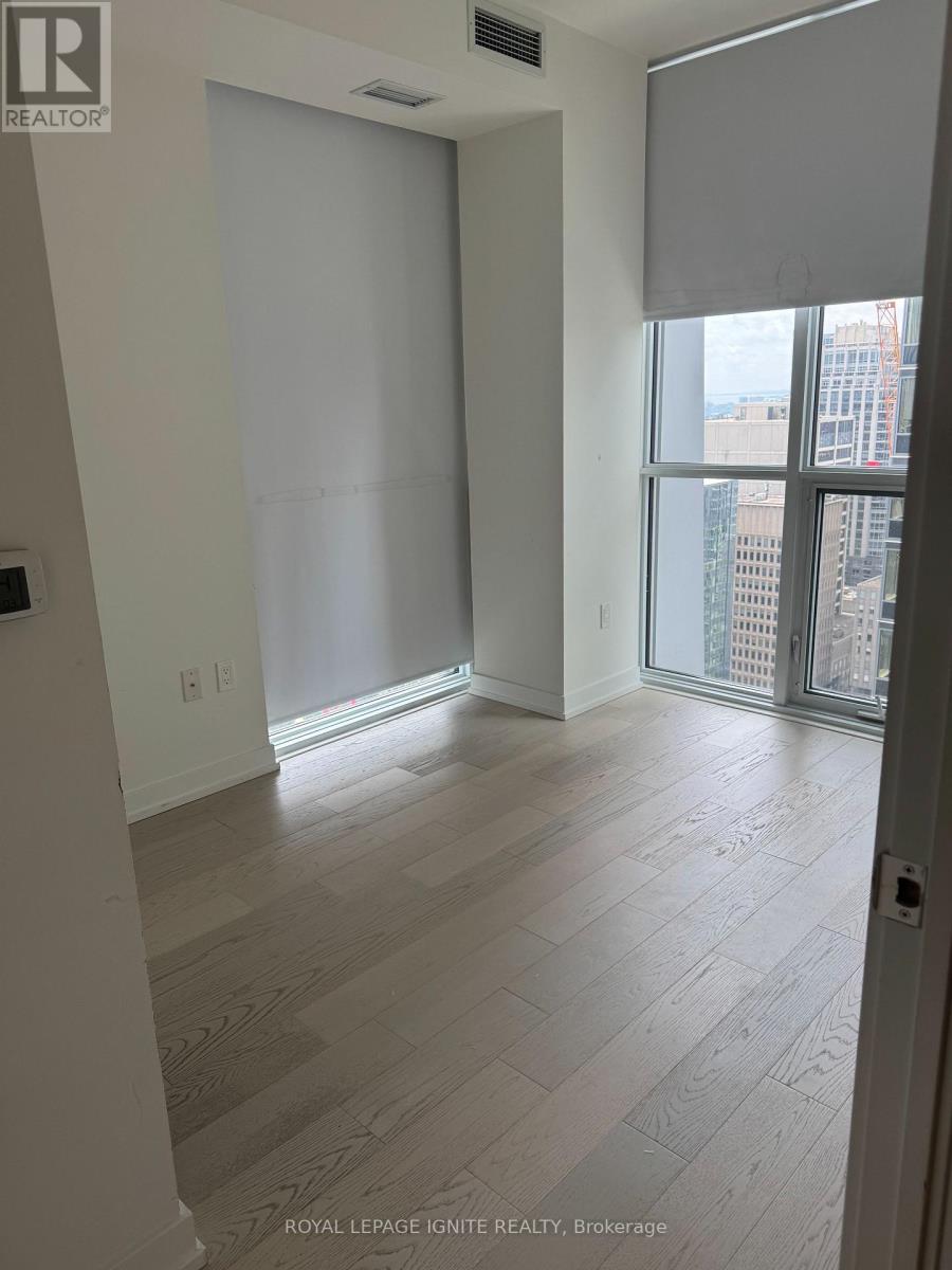 2402 - 1 Yorkville Avenue, Toronto, Ontario  M4W 0B1 - Photo 18 - C13689010
