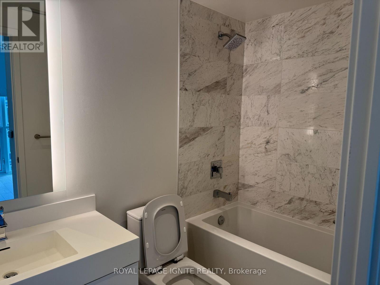 2402 - 1 Yorkville Avenue, Toronto, Ontario  M4W 0B1 - Photo 21 - C13689010