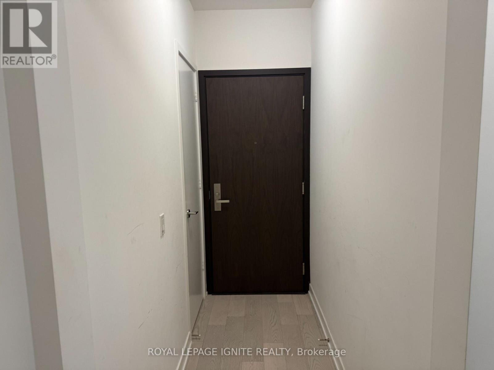 2402 - 1 Yorkville Avenue, Toronto, Ontario  M4W 0B1 - Photo 4 - C13689010