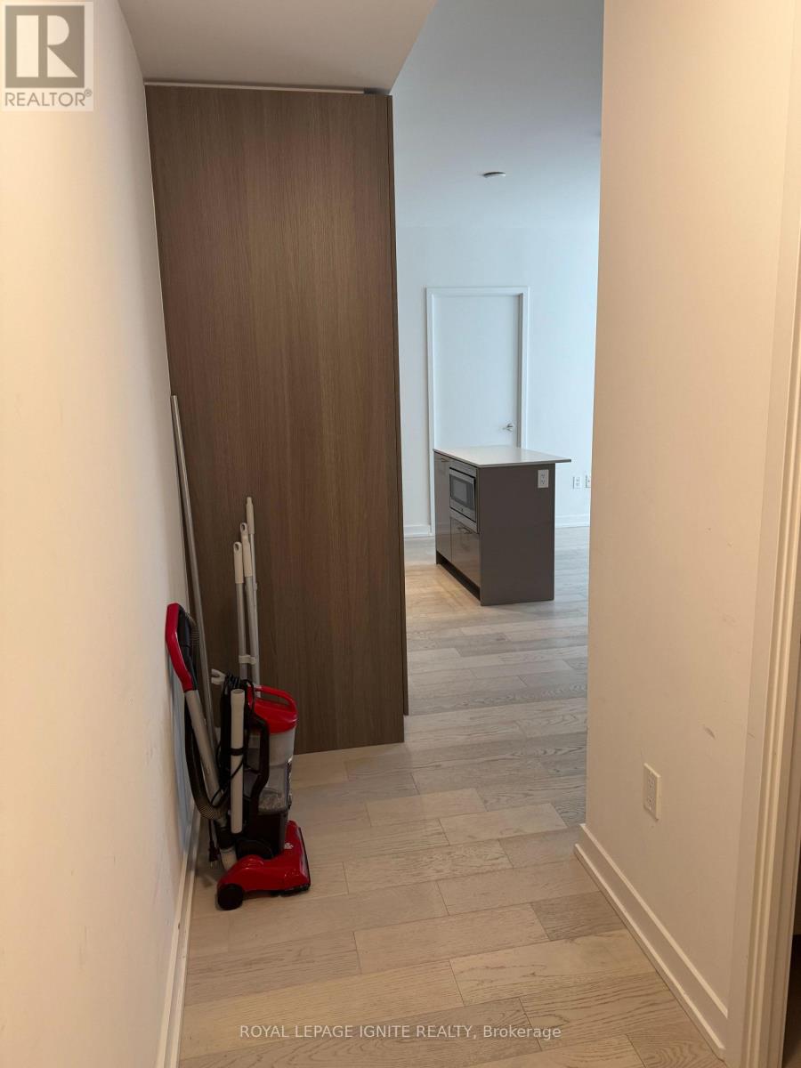 2402 - 1 Yorkville Avenue, Toronto, Ontario  M4W 0B1 - Photo 7 - C13689010