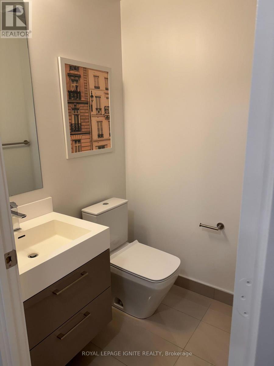 2402 - 1 Yorkville Avenue, Toronto, Ontario  M4W 0B1 - Photo 8 - C13689010