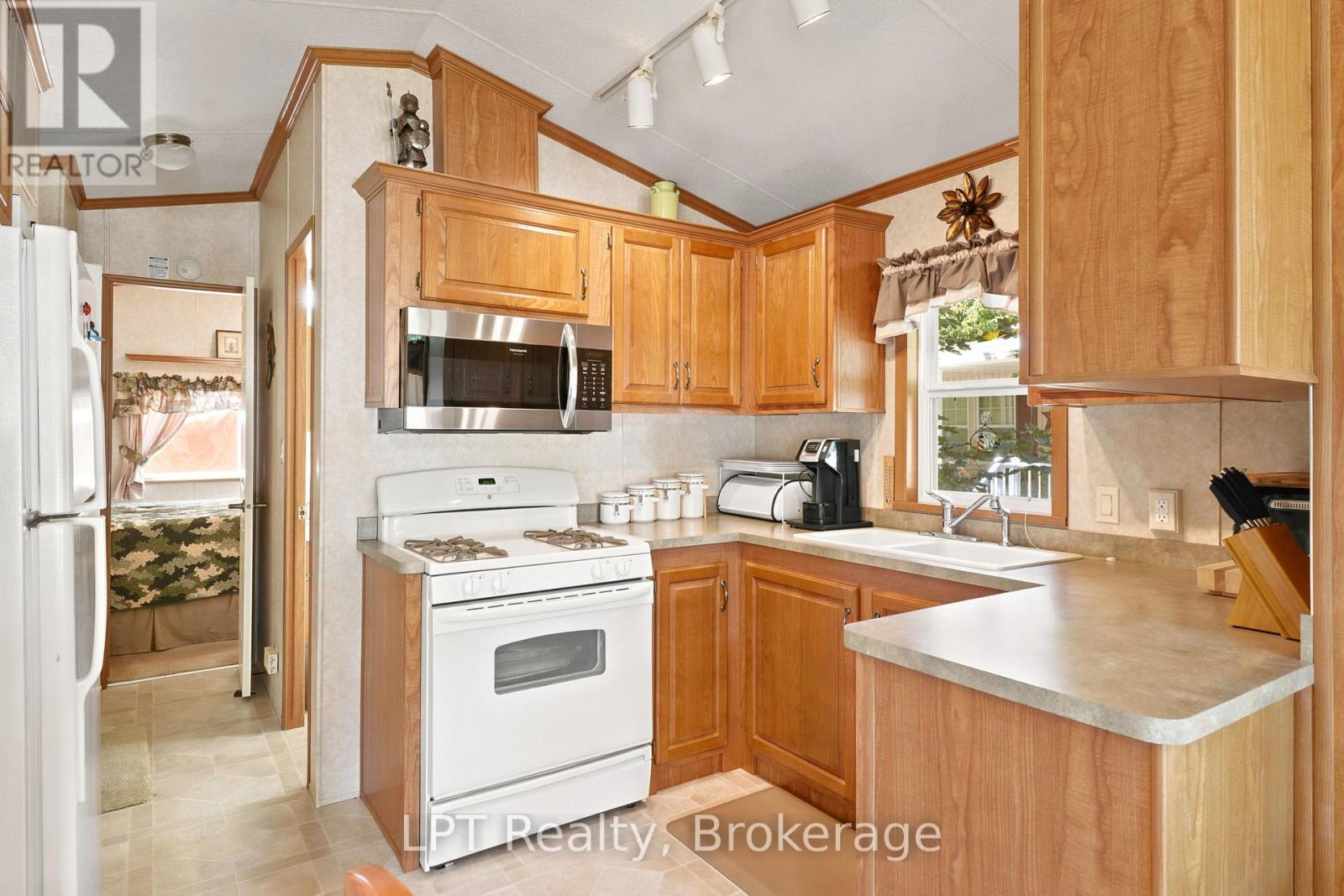 M44 - 13 Southline Avenue, Huron-Kinloss, Ontario  N0G 2B0 - Photo 10 - X13512162