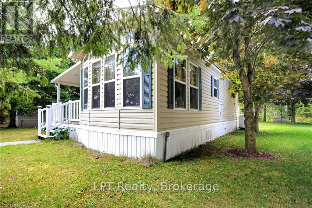 M44 - 13 Southline Avenue, Huron-Kinloss, Ontario  N0G 2B0 - Photo 3 - X13512162