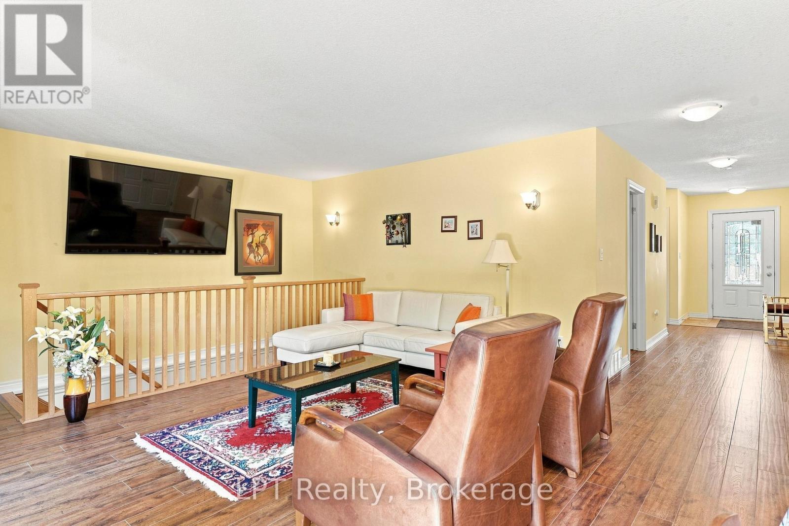 152 Kincardine Street N, West Grey, Ontario  N0G 1R0 - Photo 17 - X13570692