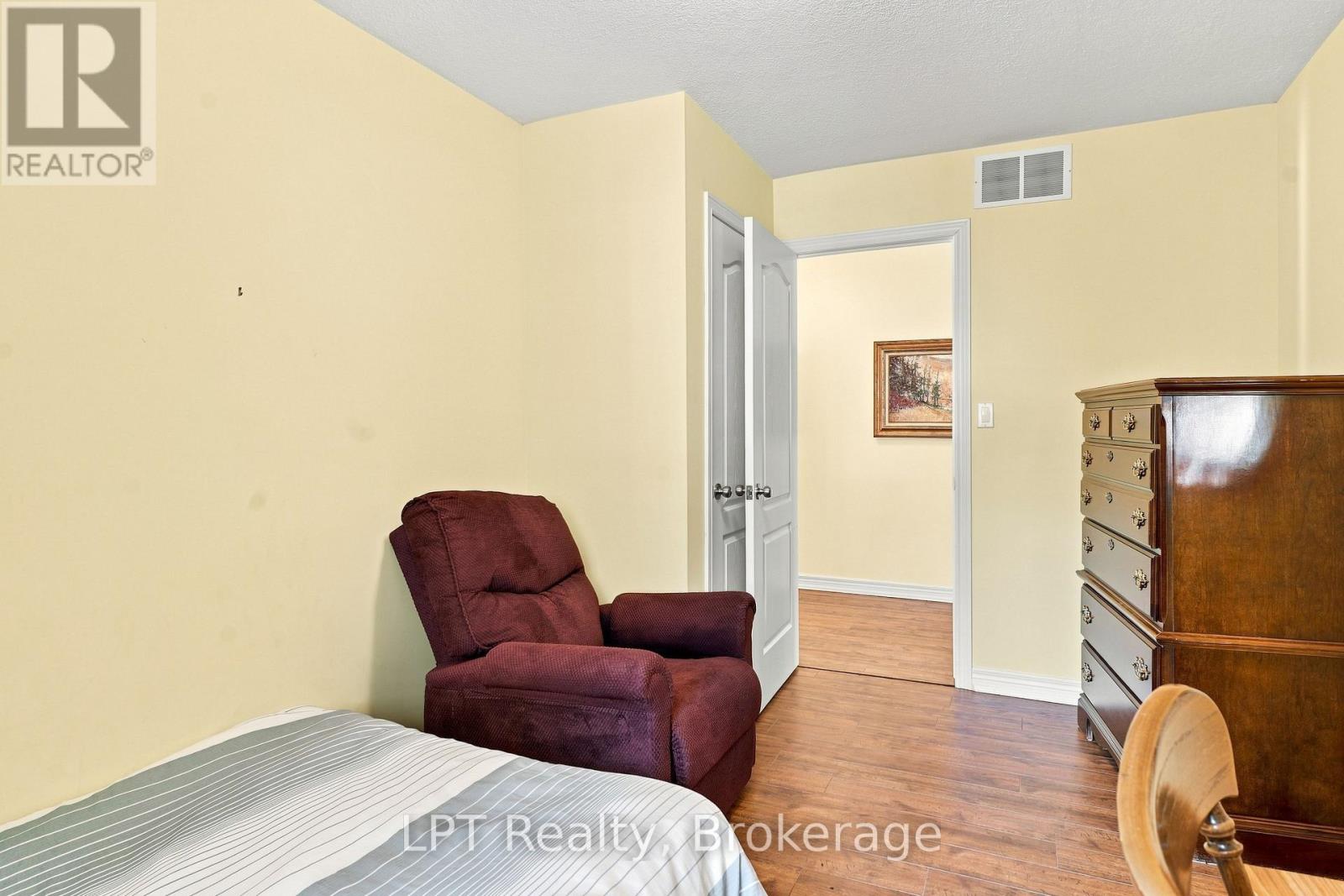152 Kincardine Street N, West Grey, Ontario  N0G 1R0 - Photo 15 - X13570692