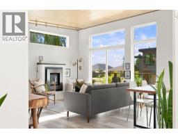 884 TROWER LANE, Gibsons, British Columbia