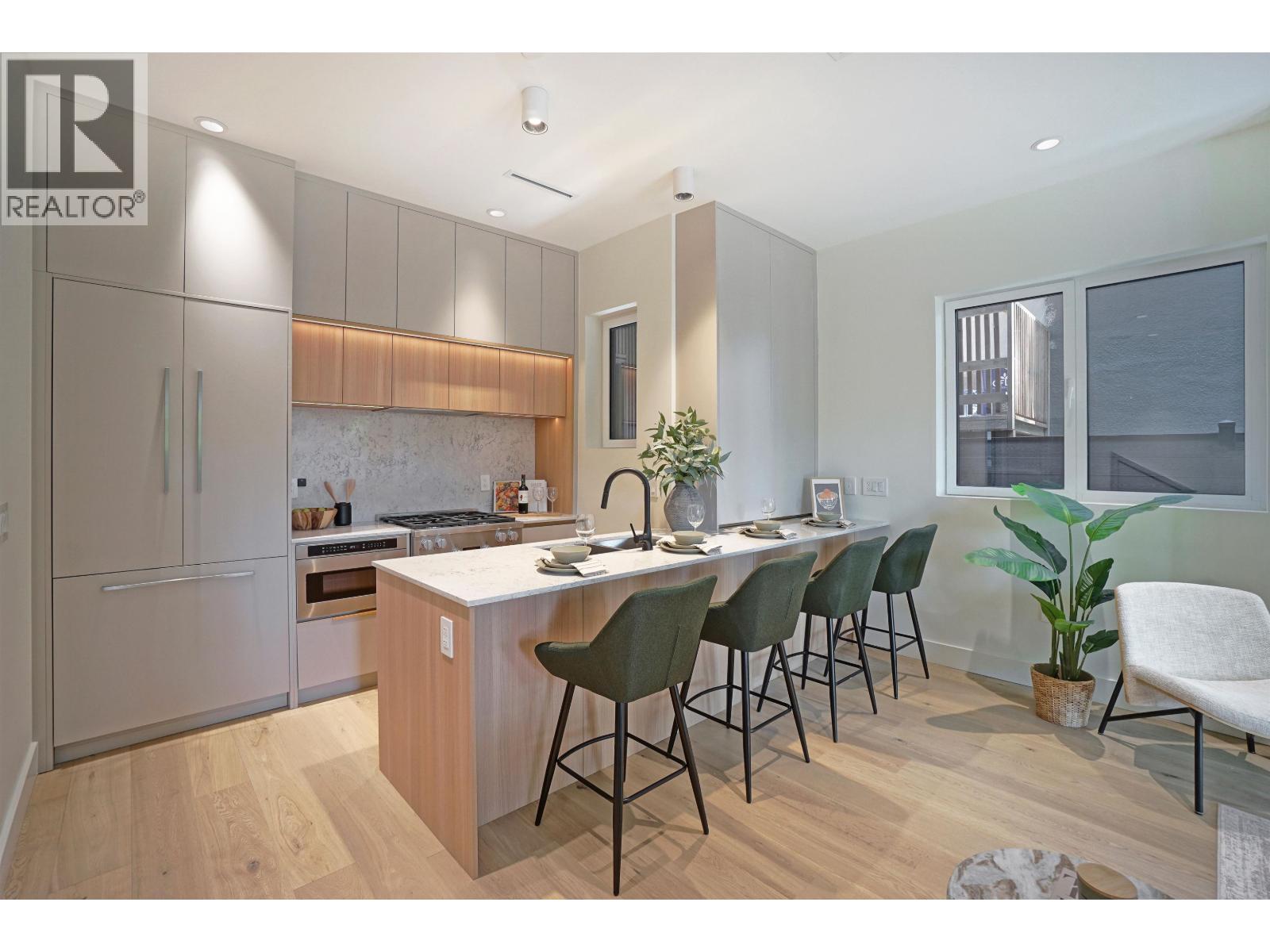 1 3315 W 10th Street, Vancouver, British Columbia  V6R 2E5 - Photo 3 - R3156895