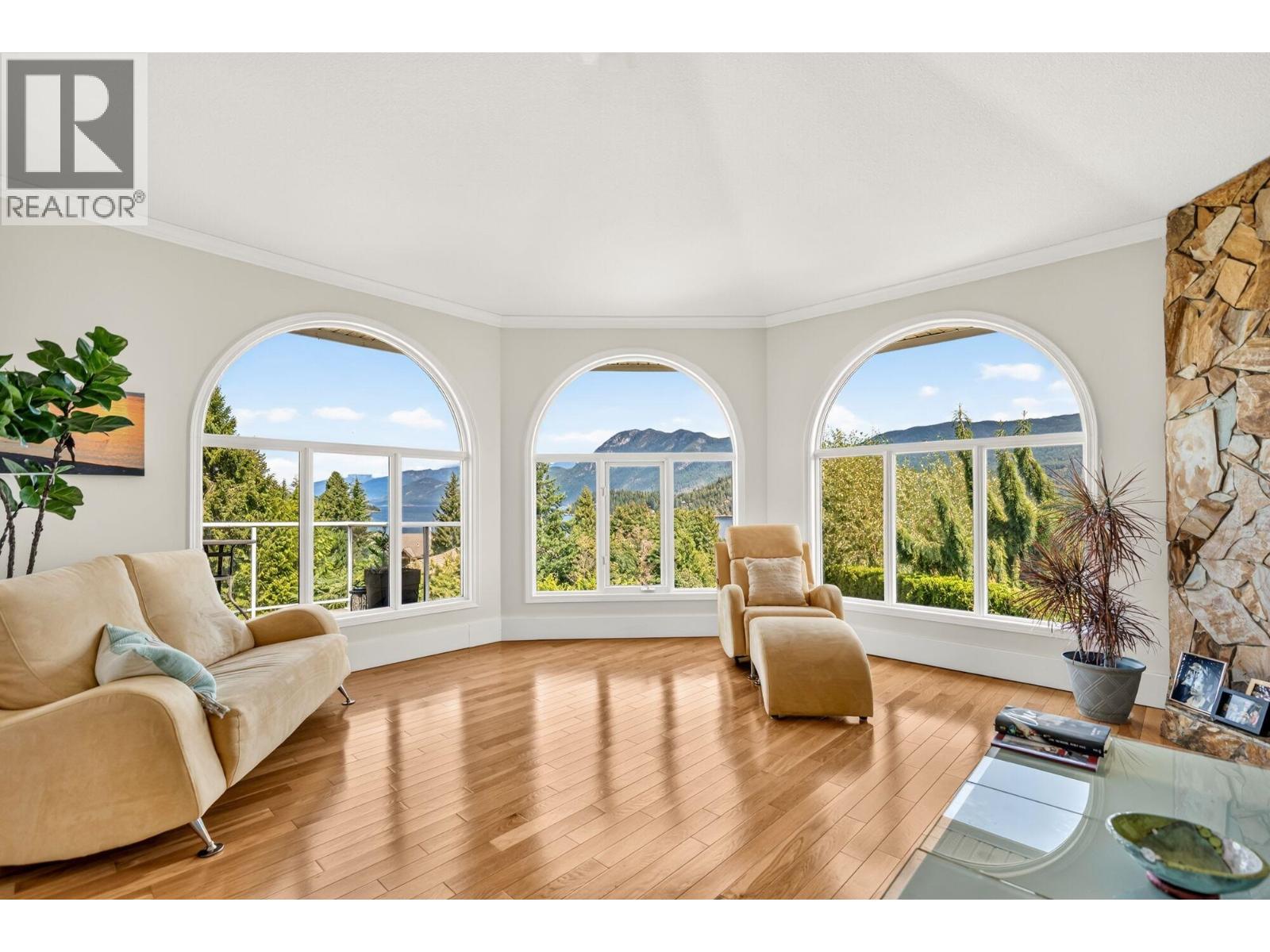 6453 N Gale Avenue, Sechelt, British Columbia  V7Z 0L1 - Photo 10 - R3156883