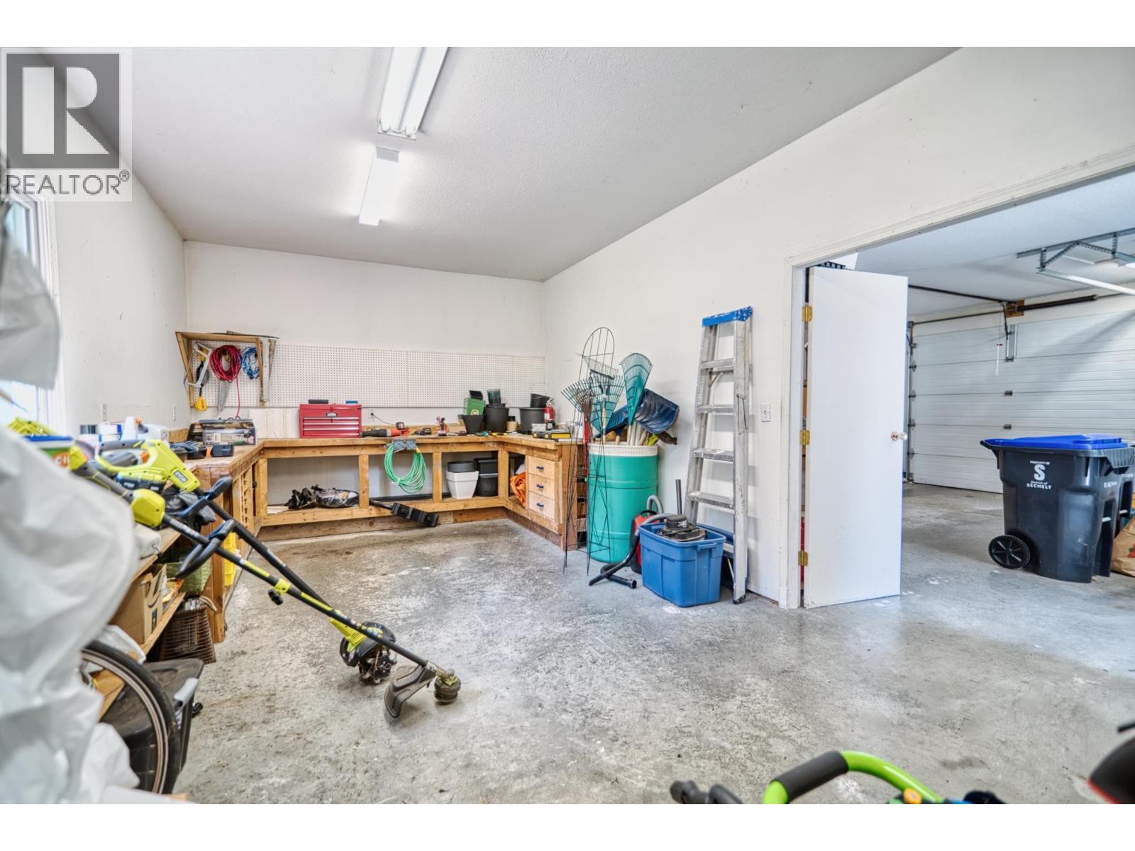6453 N Gale Avenue, Sechelt, British Columbia  V7Z 0L1 - Photo 28 - R3156883