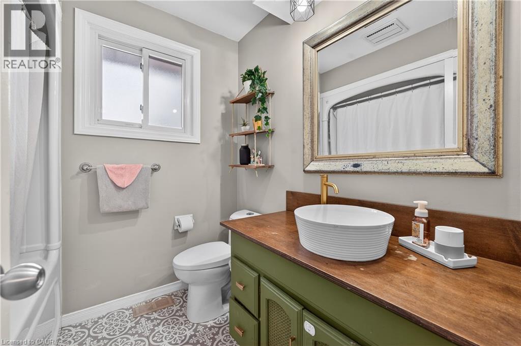 79 Prince Charles Drive, St. Catharines, Ontario  L2N 3Y8 - Photo 16 - 40848403