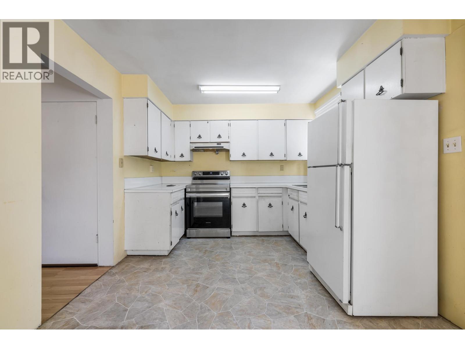 1310 Tina Way Way, Port Coquitlam, British Columbia  V3C 2V3 - Photo 10 - R3155896