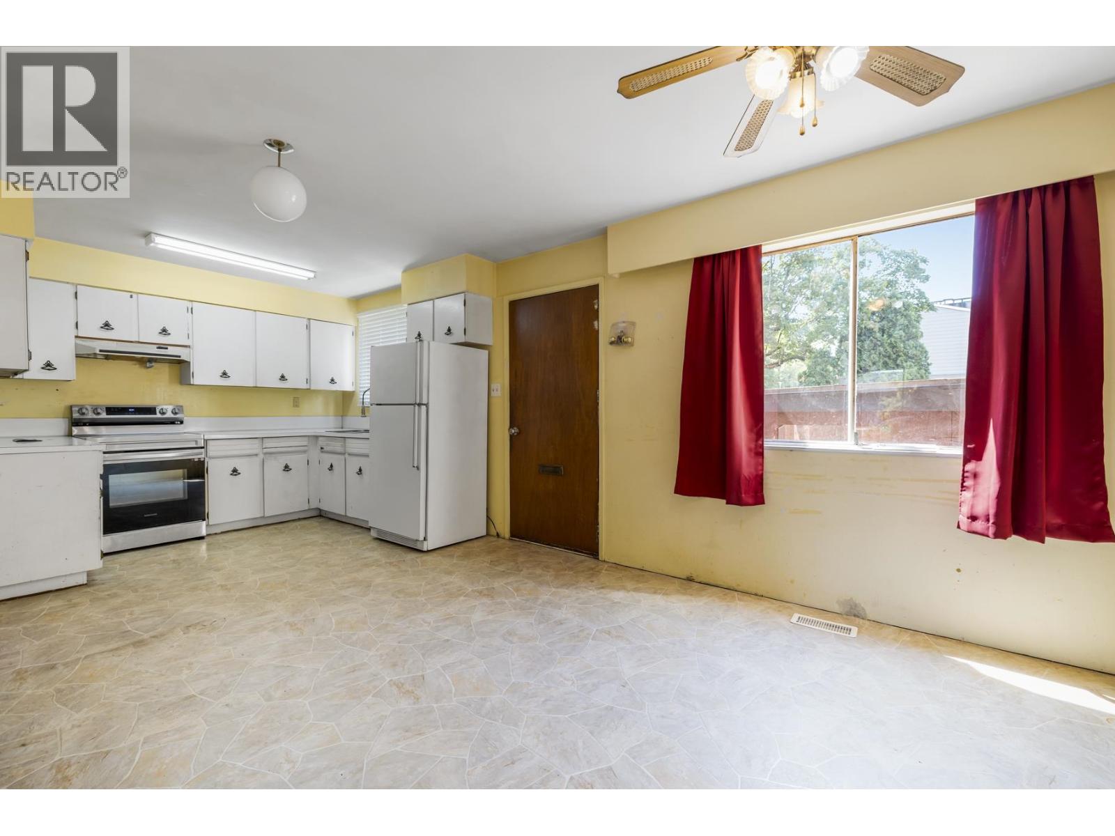 1310 Tina Way Way, Port Coquitlam, British Columbia  V3C 2V3 - Photo 12 - R3155896