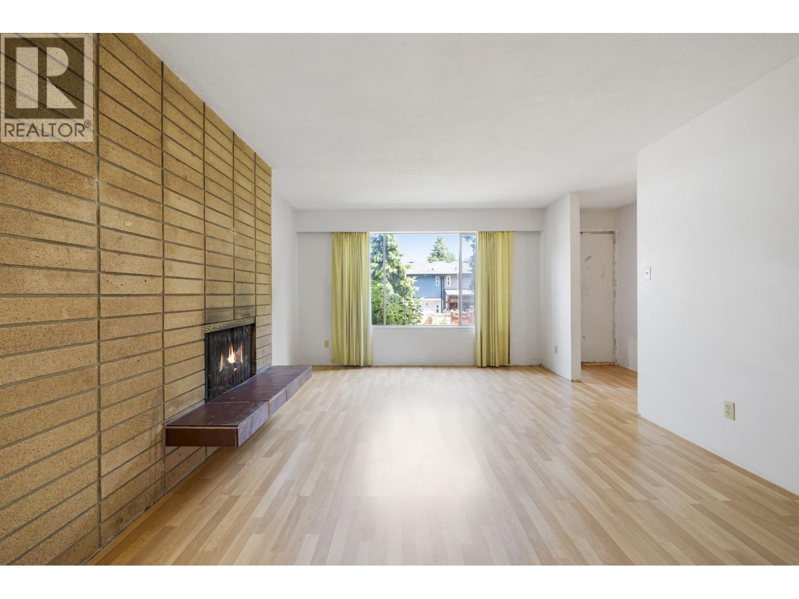 1310 Tina Way Way, Port Coquitlam, British Columbia  V3C 2V3 - Photo 8 - R3155896