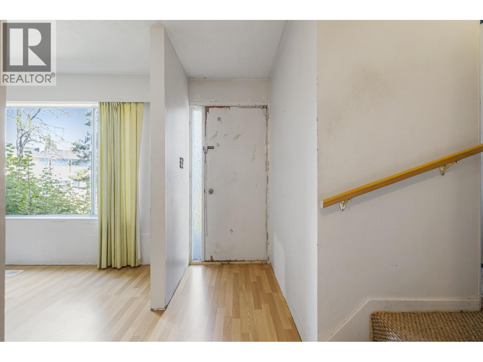 1310 Tina Way Way, Port Coquitlam, British Columbia  V3C 2V3 - Photo 5 - R3155896