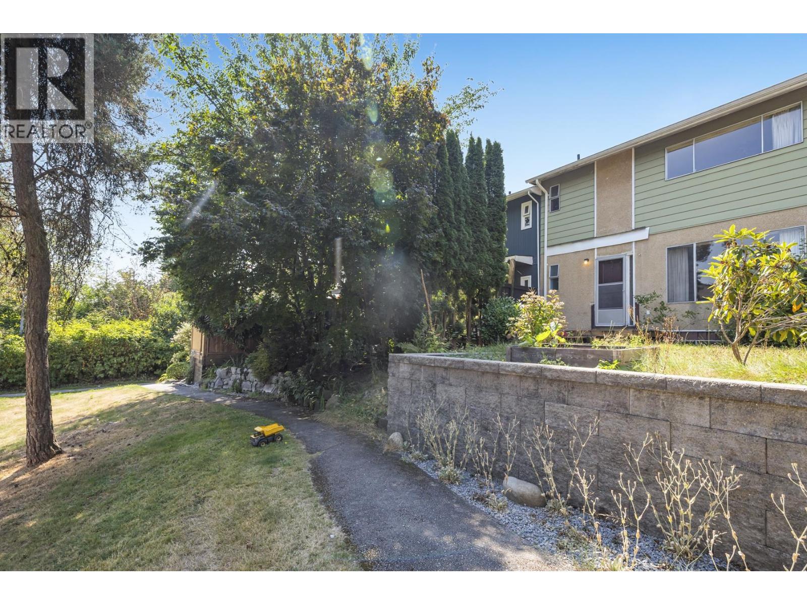 1310 Tina Way Way, Port Coquitlam, British Columbia  V3C 2V3 - Photo 3 - R3155896