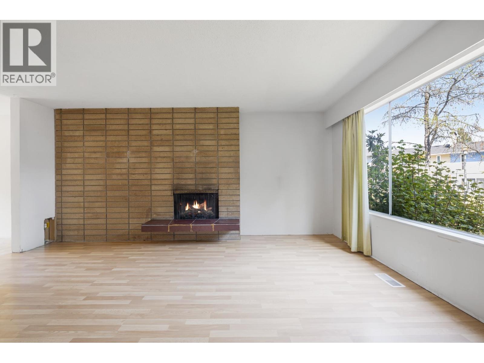 1310 Tina Way Way, Port Coquitlam, British Columbia  V3C 2V3 - Photo 6 - R3155896