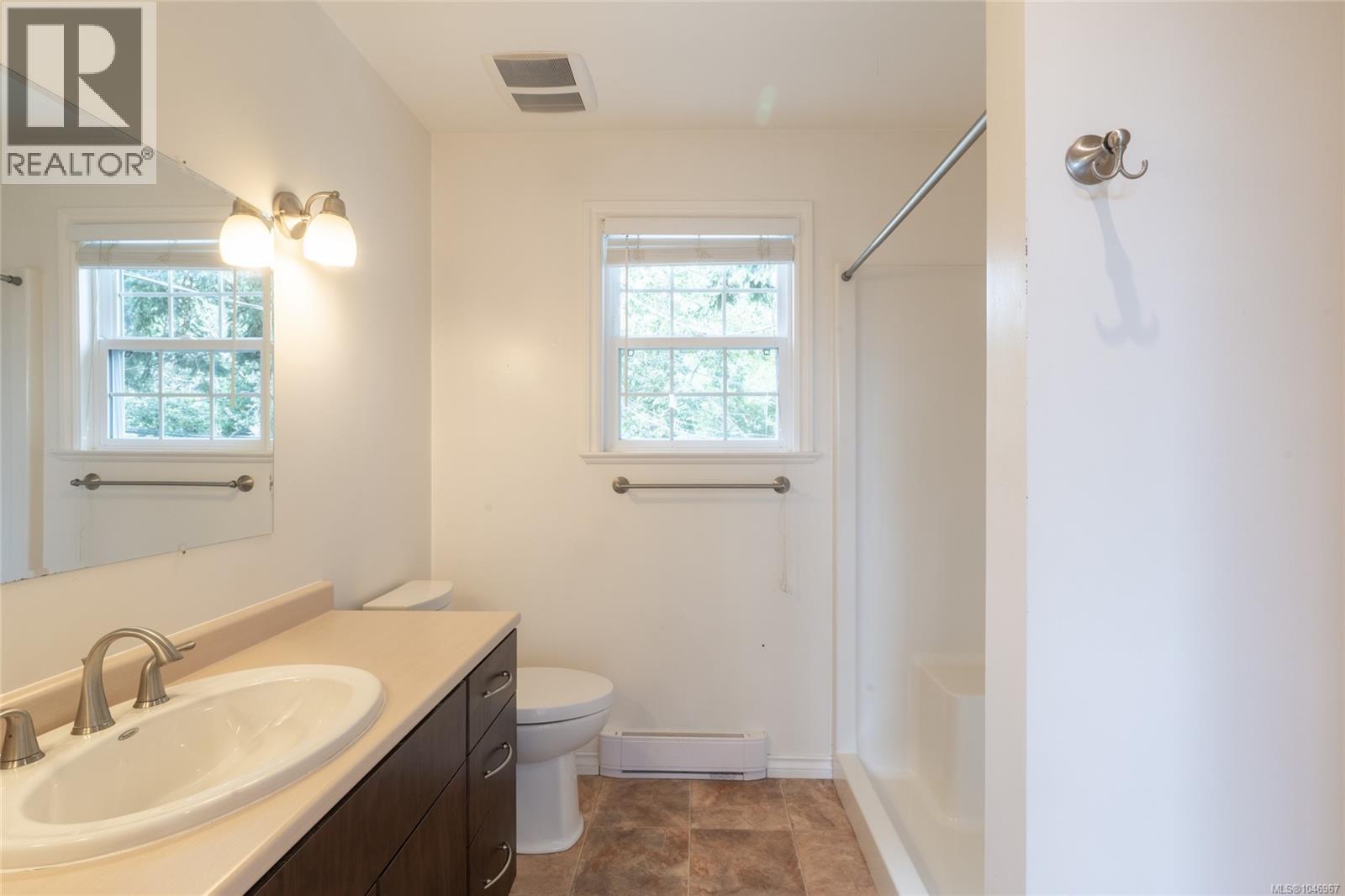 253/255 Heddle Ave, View Royal, British Columbia  V9B 1T9 - Photo 35 - 1046967