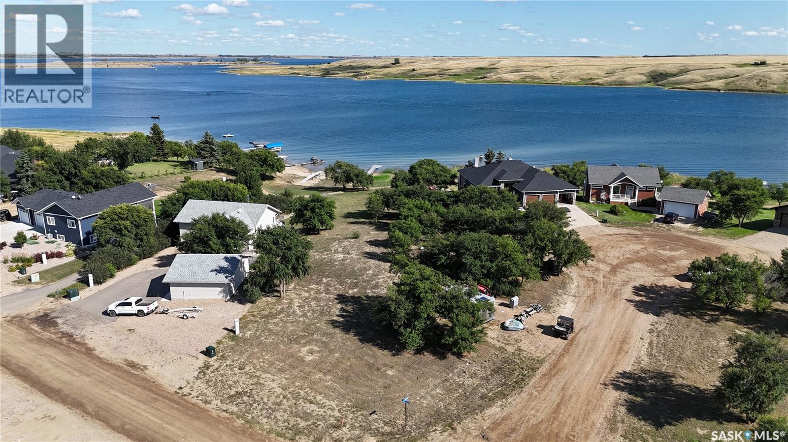 27 Grace Bay, Lake Diefenbaker, Saskatchewan  S0L 2E0 - Photo 2 - SK045933