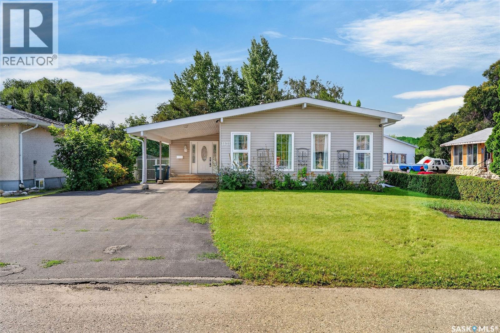 1131 6th STREET E, Prince Albert, Saskatchewan