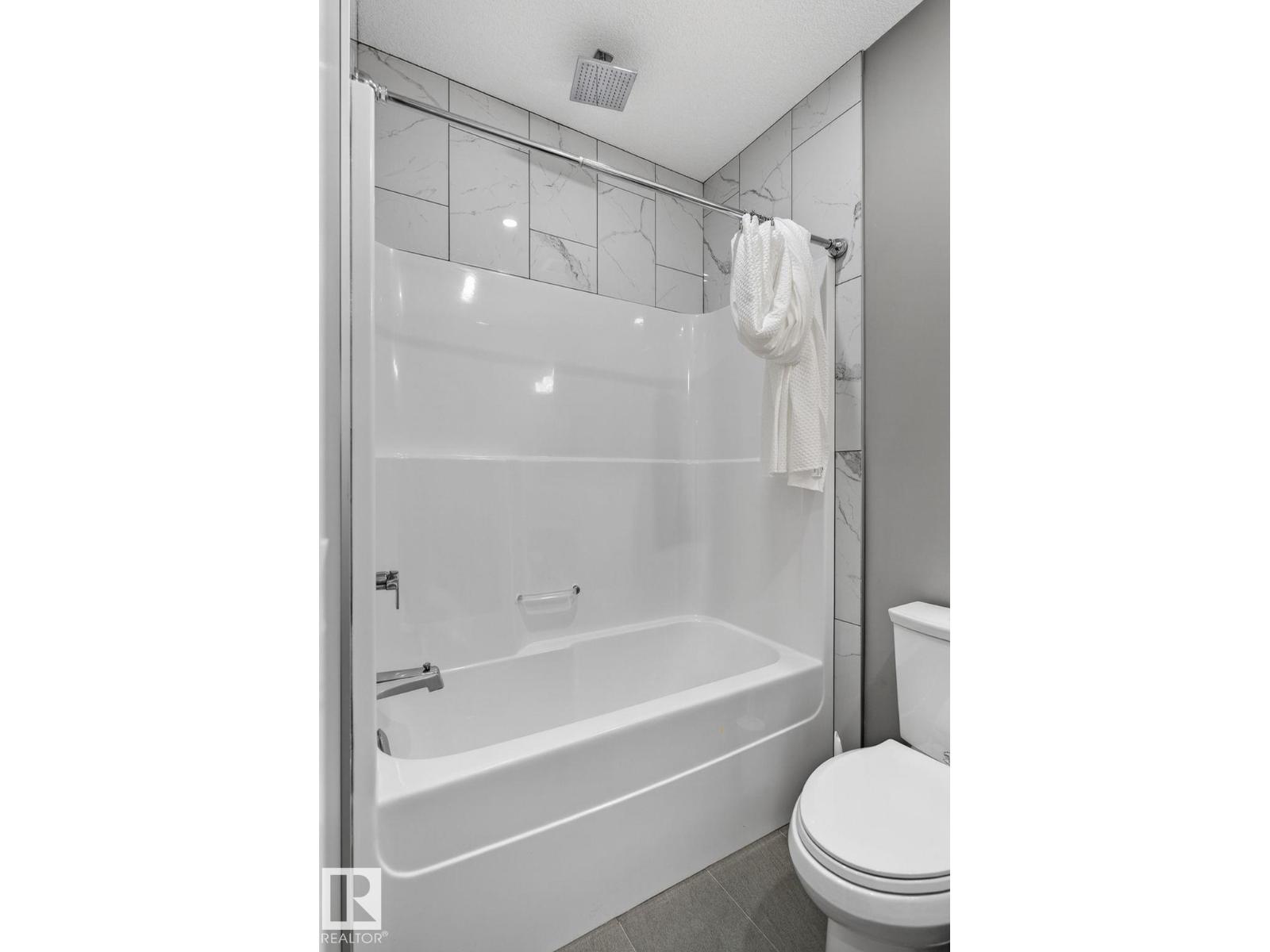 8809 148 ST NW