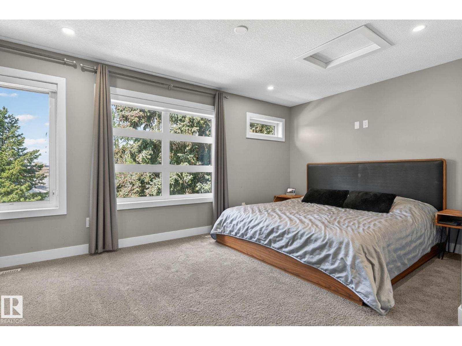 8809 148 ST NW