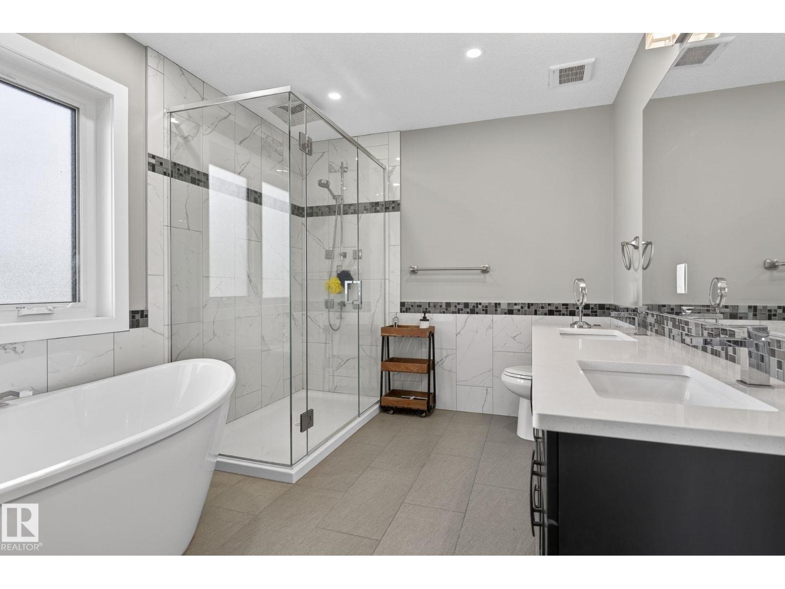 8809 148 ST NW