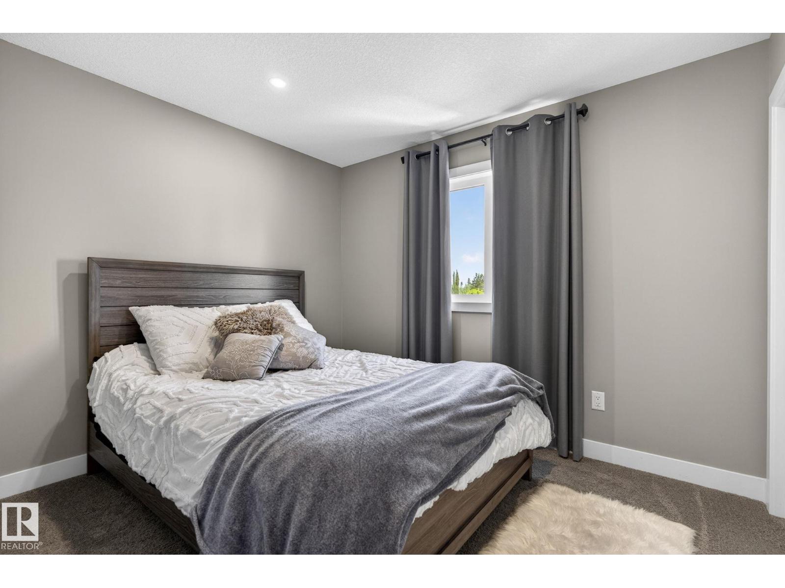 8809 148 ST NW