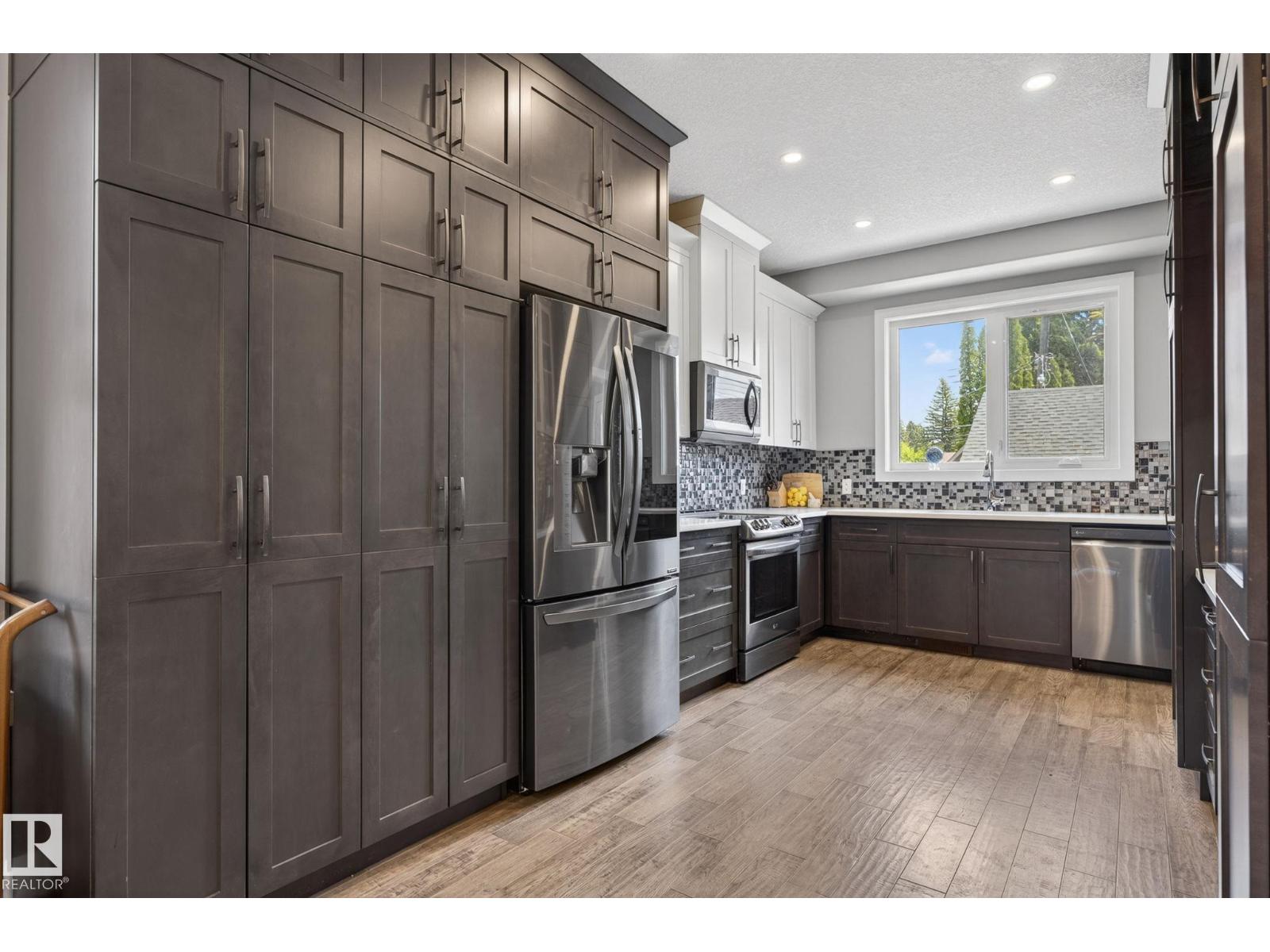 8809 148 ST NW
