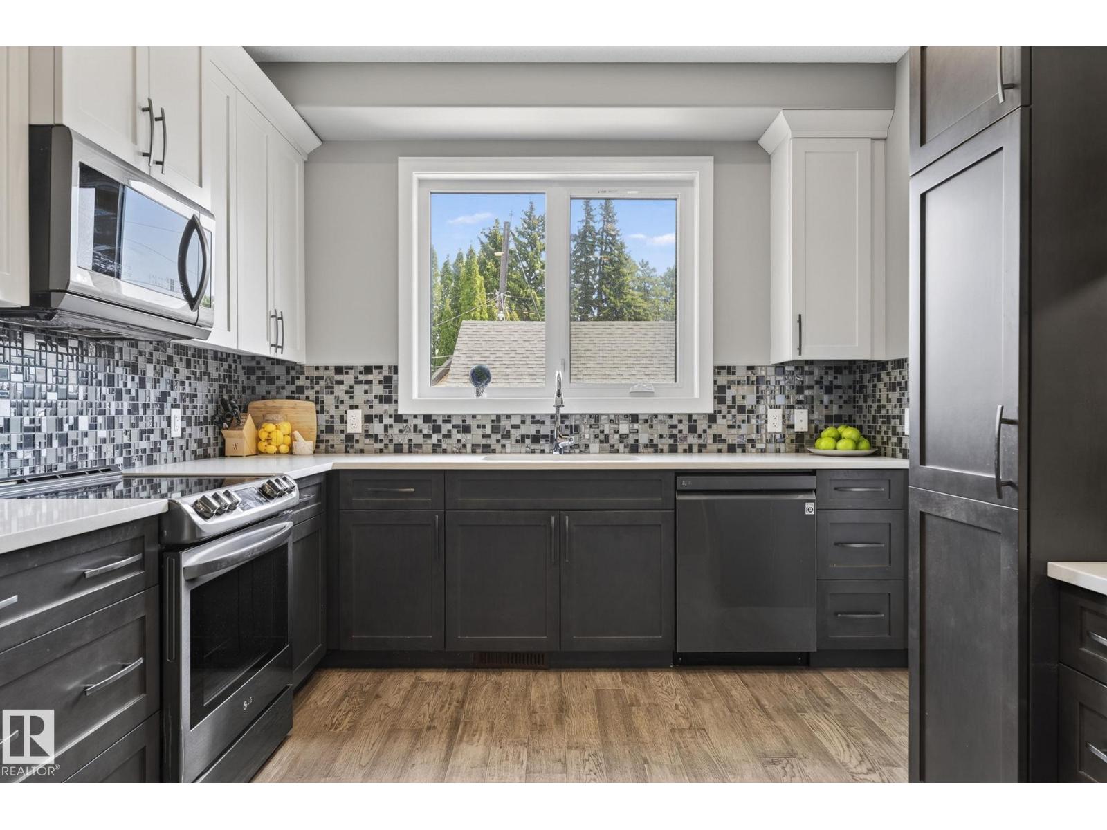 8809 148 ST NW