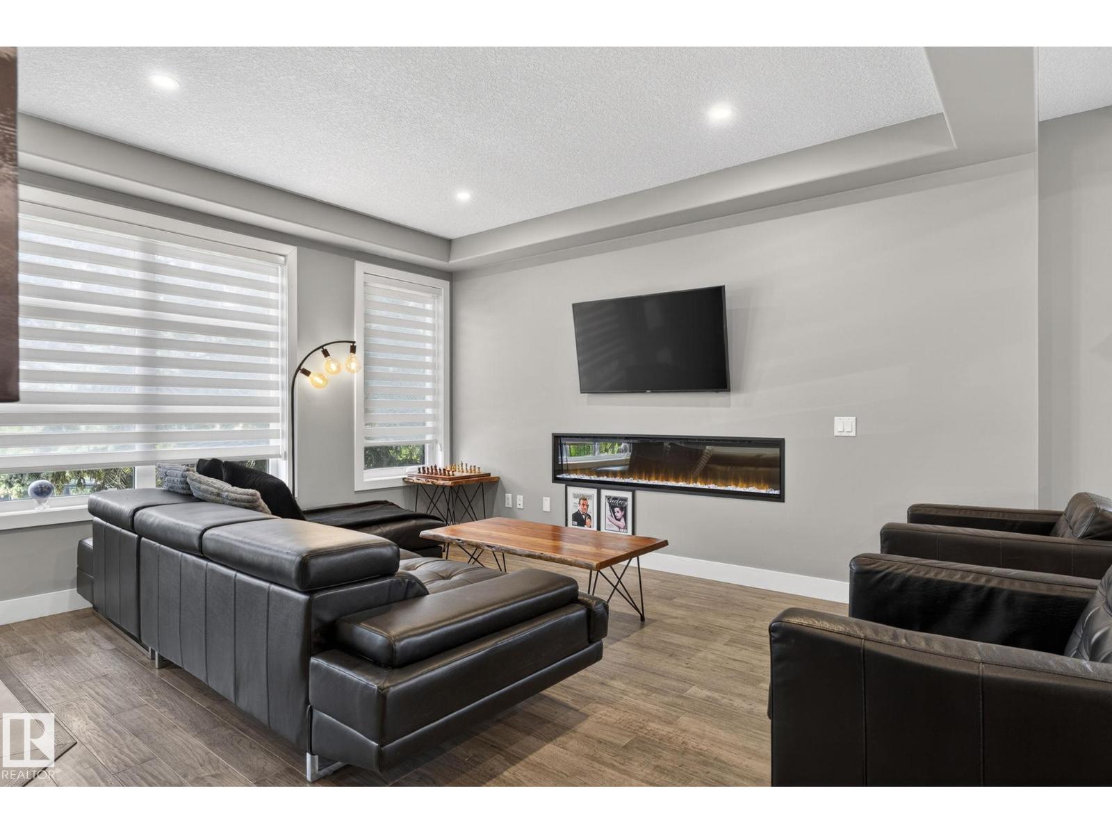 8809 148 ST NW