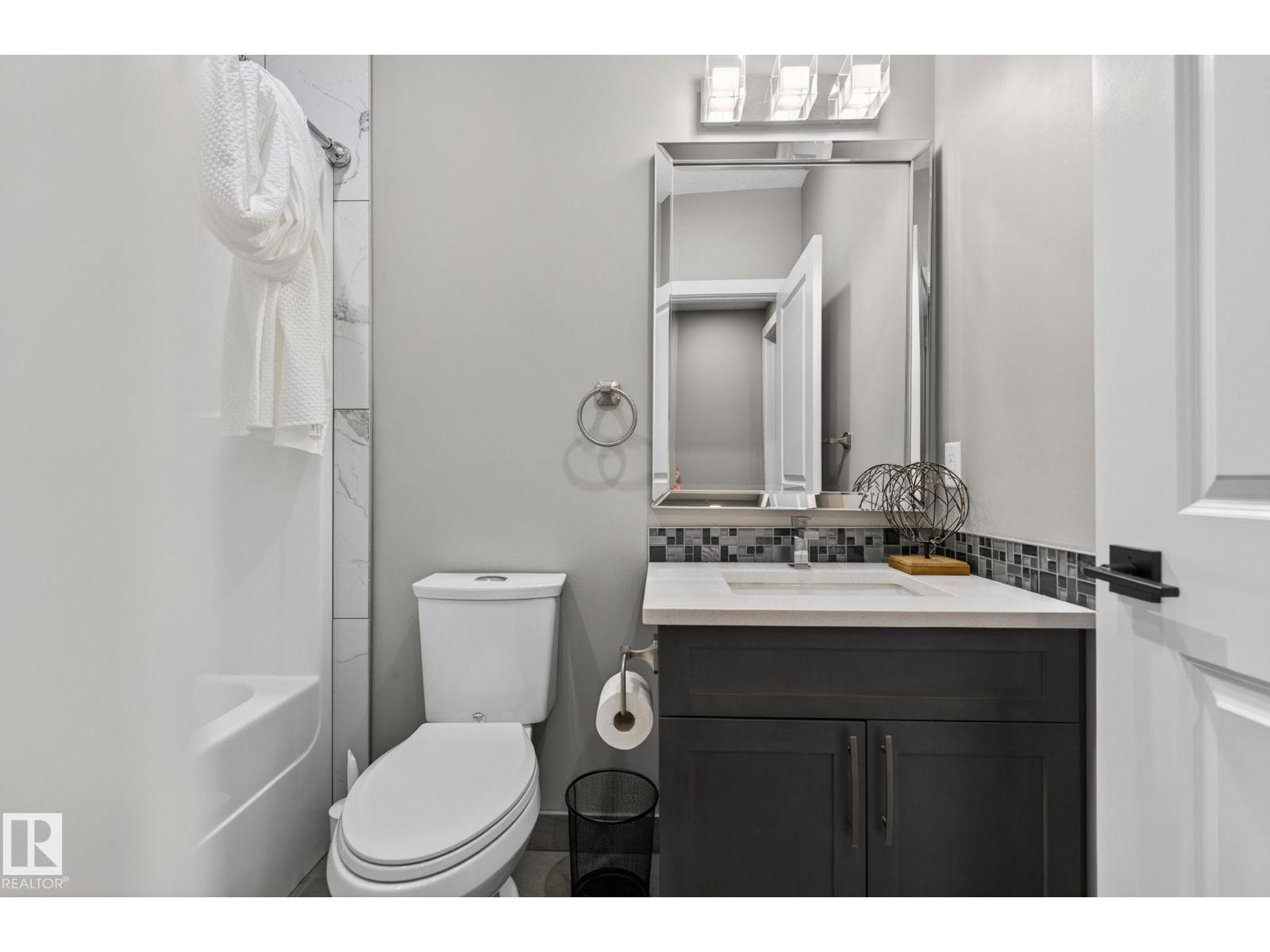 8809 148 ST NW
