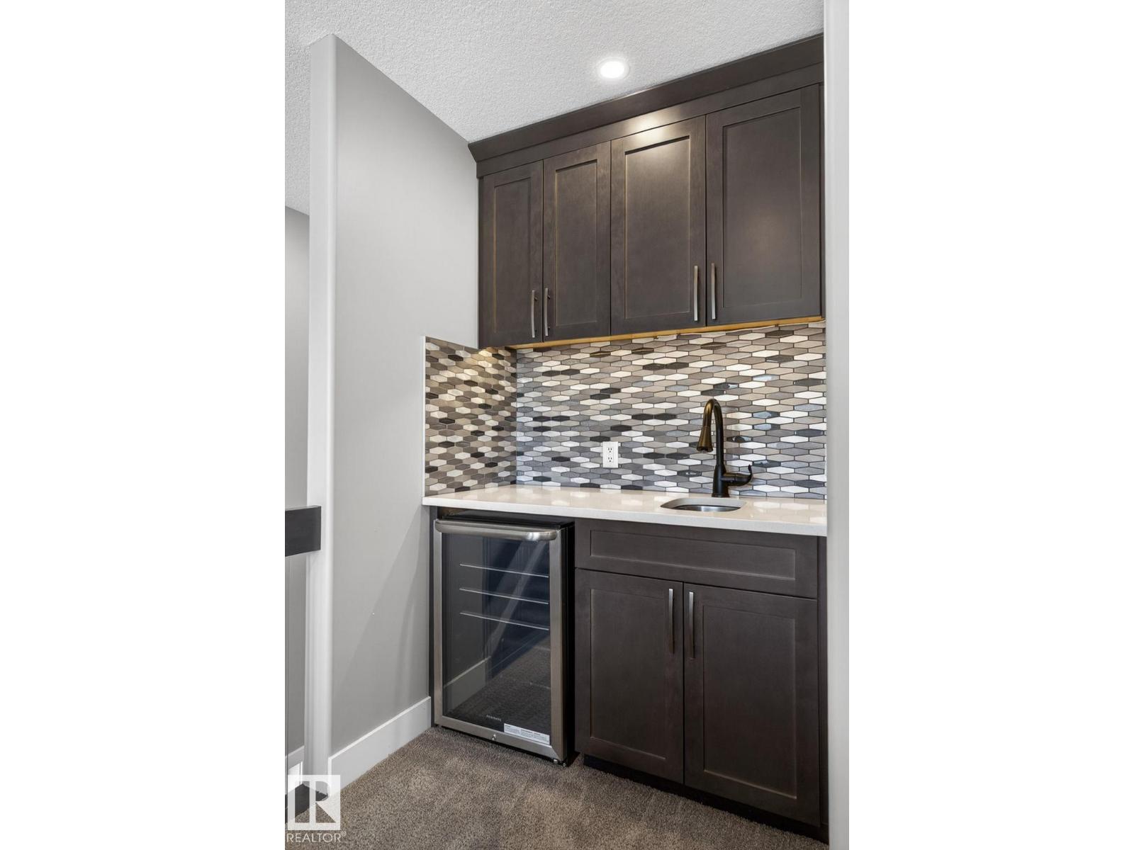 8809 148 ST NW