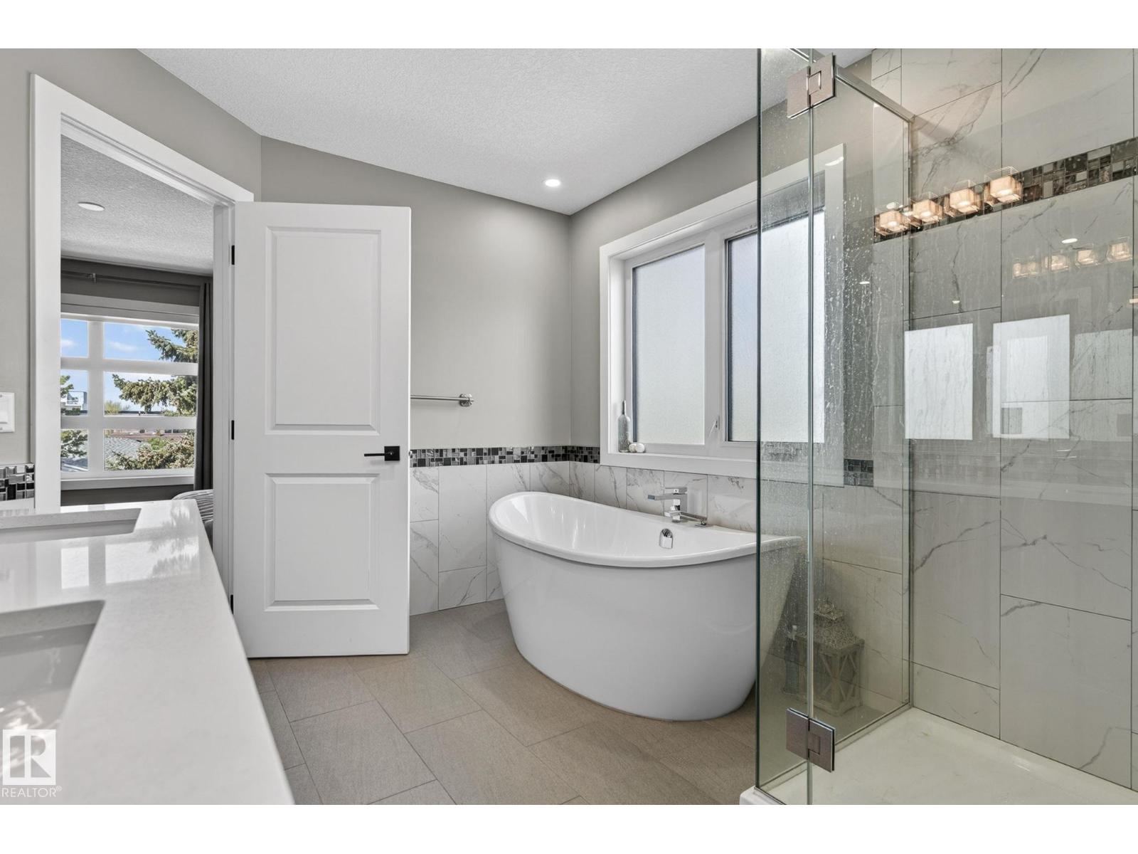 8809 148 ST NW
